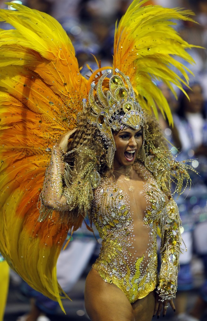 «Καυτές» φωτογραφίες από το καρναβάλι του Ρίο